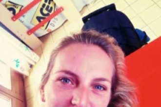 Η Αφροδίτη Διονυσοπούλου φτιάχνει τα πιο τραγανά κουλουράκια κανέλας και γαρύφαλου!