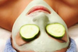 Βάλε αγγούρι στο πρόσωπό σου μόλις ξυπνήσεις και δες τι θα... πάθεις!