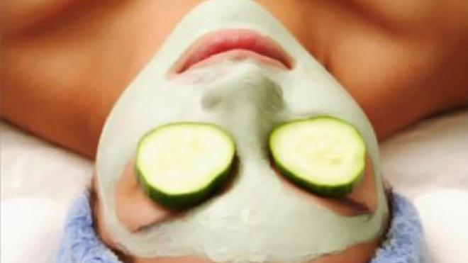 Βάλε αγγούρι στο πρόσωπό σου μόλις ξυπνήσεις και δες τι θα... πάθεις!