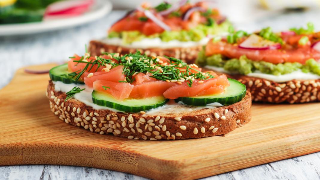 Απογευματινά σνακ που μπορούν να μας φτιάξουν τη διάθεση