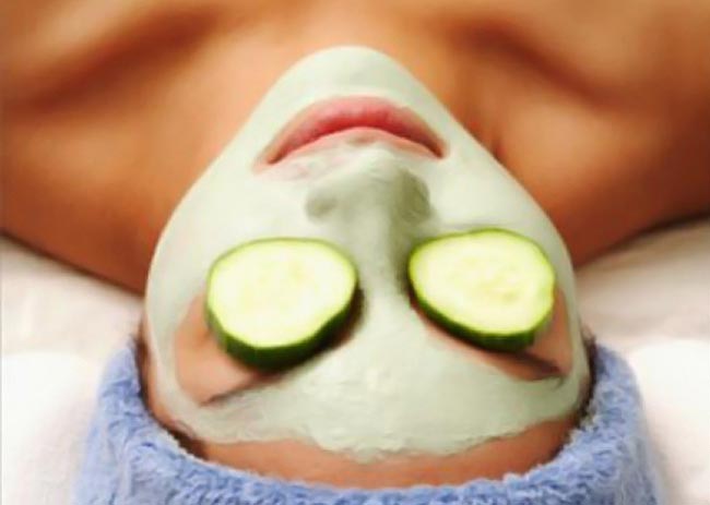 Βάλε αγγούρι στο πρόσωπό σου μόλις ξυπνήσεις και δες τι θα... πάθεις!