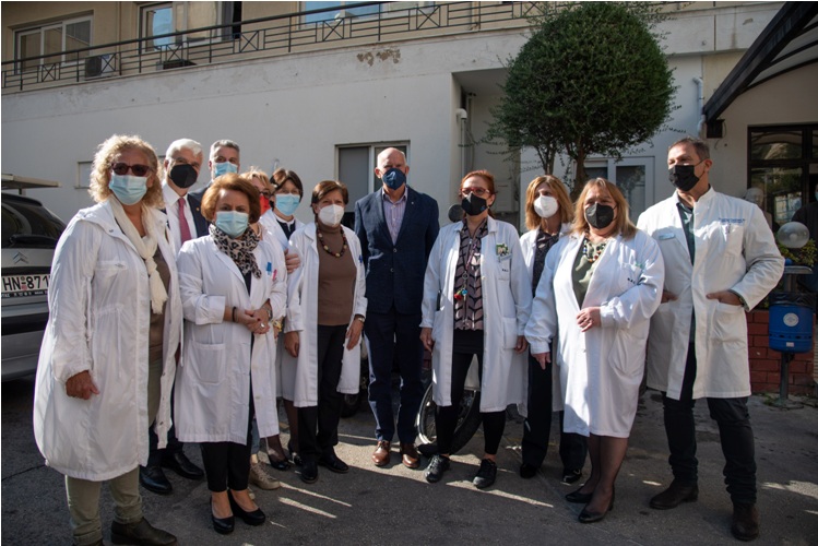 Ο Γ. Παπανδρέου επισκέφτηκε τον ΕΟΔΥ και το νοσοκομείο "Άγιος Σάββας"