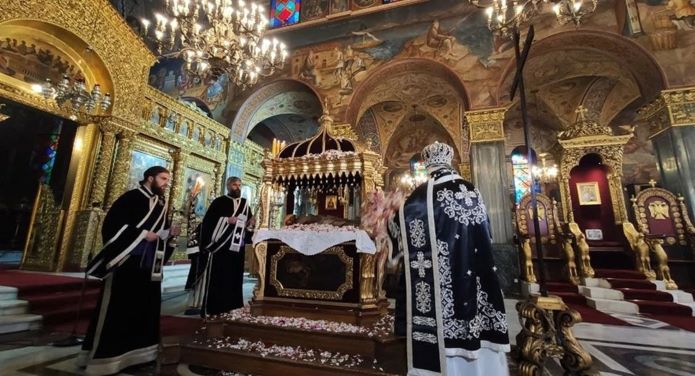 Ζάκυνθος: Η Ακολουθία του Επιταφίου από την Ιερά Μονή Αγ. Διονυσίου - Δείτε Ζωντανά