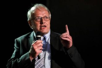 Πένθος για τον καθηγητή Ακη Τσελέντη