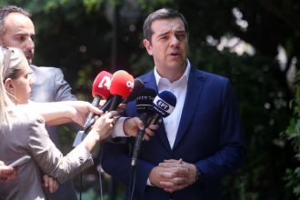 Επικοινωνία Τσίπρα με τον νέο Αρχιεπίσκοπο Κρήτης