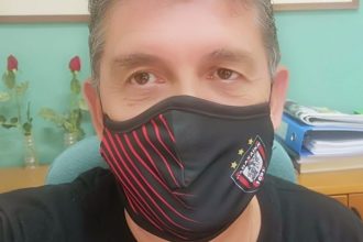 Ο Γρηγόρης Αλεξόπουλος με μάσκα Παναχαϊκής!