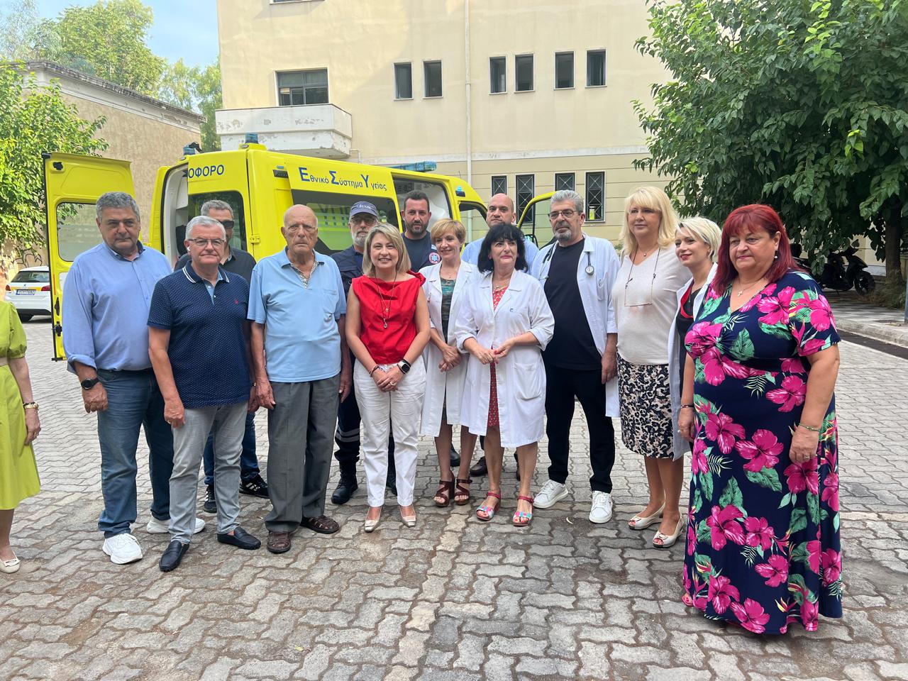 Χρ. Αλεξοπούλου: Το ευχαριστώ για τη δωρεά του ασθενοφόρου στο Κ.Υ. Βορείου Τομέα - ΦΩΤΟ