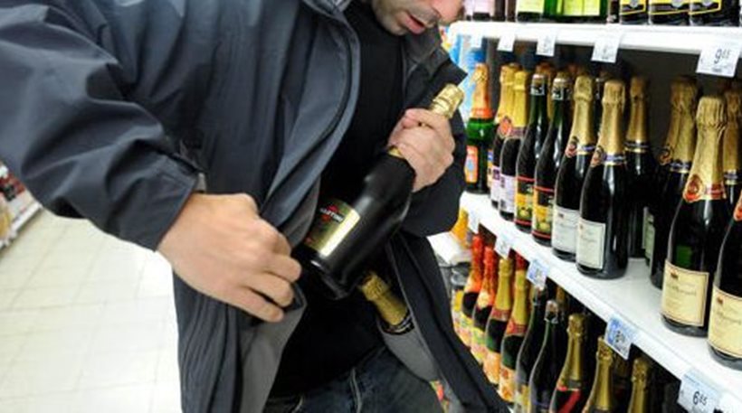 Πάτρα: Είχε πάρει σβάρνα τα σούπερ μάρκετ και έκλεβε ποτά!