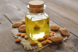 Αμυγδαλέλαιο για τους μαύρους κύκλους