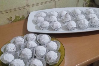 Αμυγδαλωτά με τέσσερα υλικά