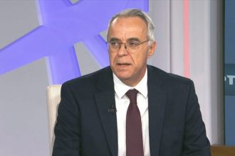 Π. Αμυράς: Δίνουμε μόνιμες λύσεις για τις τραπεζικές χρεώσεις υπέρ των πολιτών
