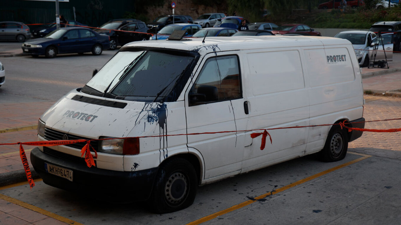 Έξι συλλήψεις για την ληστεία στην χρηματαποστολή στο Λαύριο – Ανάμεσά τους και ο οδηγός του βαν