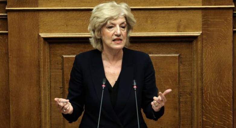 Σία Αναγνωστοπούλου: Το ...φάουλ του Μιχάλη Κατρίνη