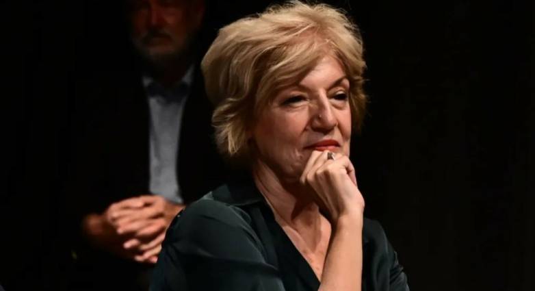 Σία Αναγνωστοπούλου: Η ...αφωνία των διανοούμενων