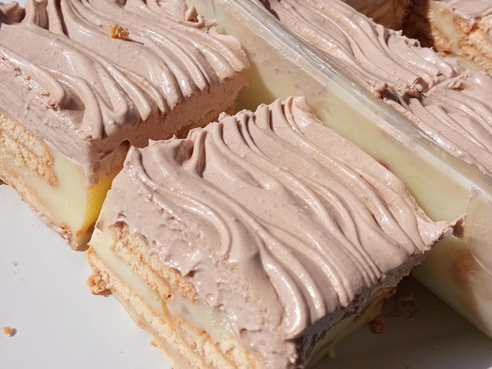 Ανάμεικτο γλυκό στο πυρέξ με ζαχαρούχο