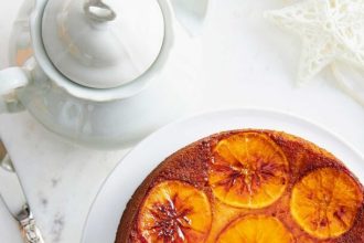 Ανάποδη πορτοκαλόπιτα με φουντούκια