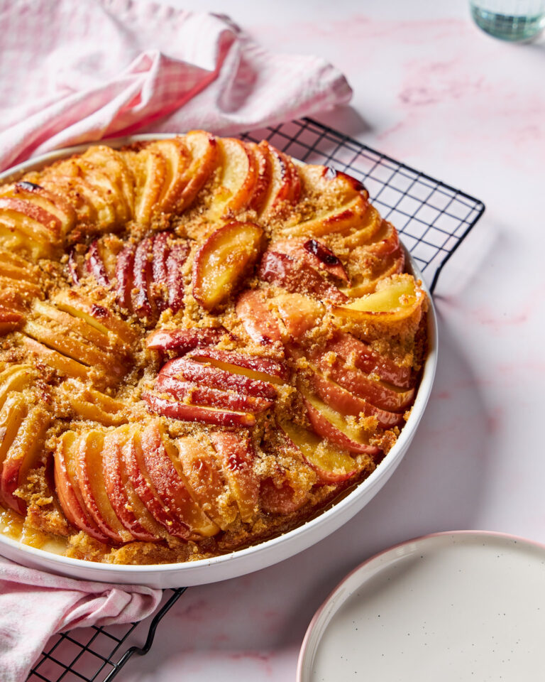 Ανάποδη μηλόπιτα-κέικ με κακουλέ και κανέλα