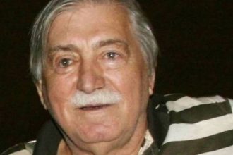 O Ανέστης Βλάχος ήταν από τα ιδρυτικά στελέχη του ΠΑΣΟΚ – Ο αποχαιρετισμός του ΚΙΝΑΛ