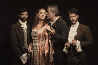 O «Άνθρωπος χωρίς όνομα» επισκέπτεται το Θέατρο της Οδού Κυκλάδων