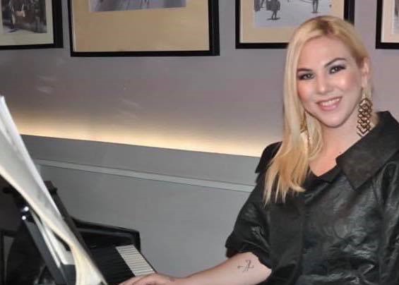 Μια ιστορία για ένα κομφετί και μία σερμπαντίνα