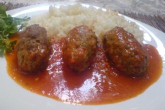 Σουτζουκάκια στο φούρνο