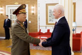 Ρώσος υπ. Άμυνας: Οι στρατιωτικές σχέσεις με τη Βόρεια Κορέα επεκτείνονται
