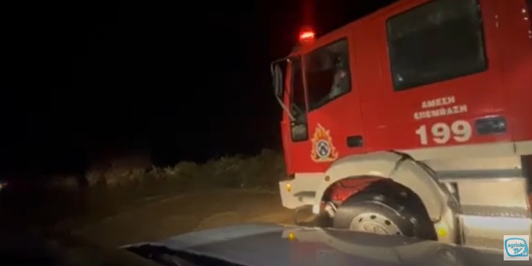 Αγρίνιο: Πυροσβέστες απεγκλώβισαν οδηγό που καλούσε σε βοήθεια
