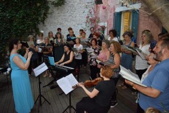 Πάτρα: Άλλη μια δημιουργική περίοδος για την Κοινο_Τοπία ολοκληρώθηκε εν μέσω ασμάτων της χορωδίας της
