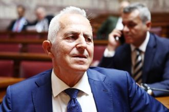 ΣΥΡΙΖΑ: Ανεξαρτητοποιήθηκε και ο Ευάγγελος Αποστολάκης