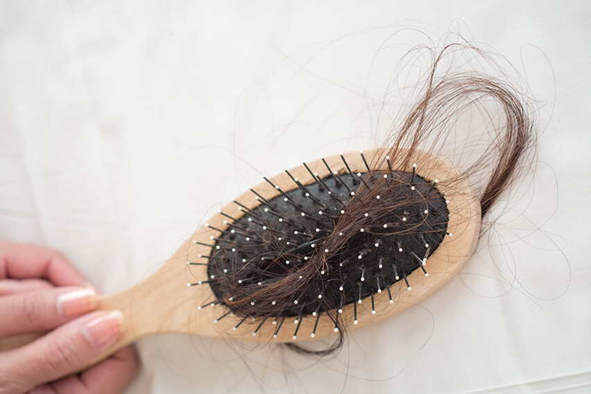 Η έλλειψη ποιας βιταμίνης μπορεί να προκαλέσει τριχόπτωση