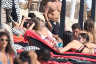 Οι βουτιές του Πατρινού πρώην Υπουργού στη Μύκονο! ΔΕΙΤΕ ΦΩΤΟΓΡΑΦΙΕΣ