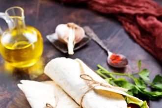 Τορτίγια wrap με ψητό κοτόπουλο