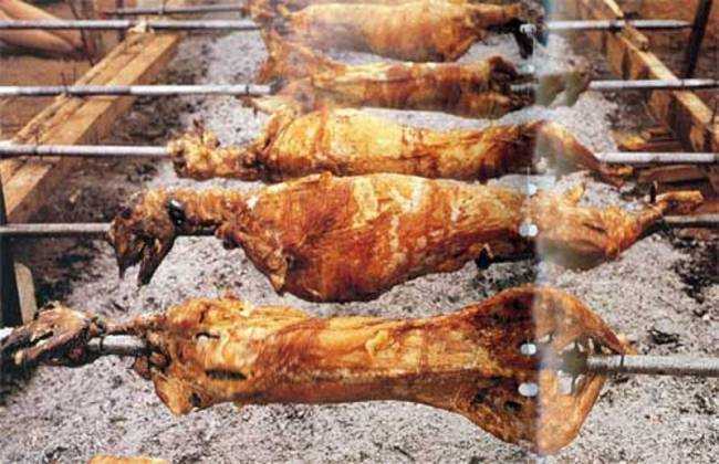 Αρνί στη σούβλα: Τα μυστικά για το τέλειο ψήσιμο