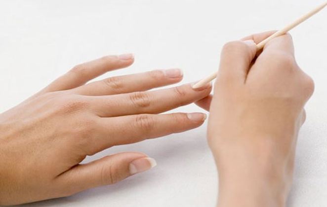 Το απόλυτο τρικ για να εξαφανίσεις τις παρανυχίδες