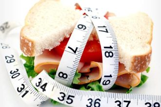 Θα βγεις το βράδυ; Να τι πρέπει να φας για να μην πάρεις θερμίδες