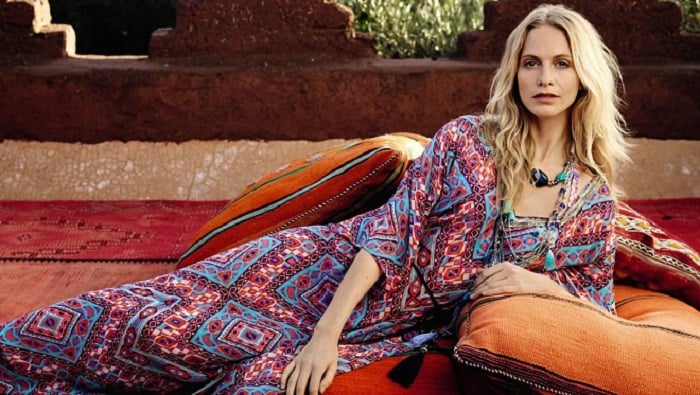 Καφτάνια: Φόρεσε το trend του καλοκαιριού κάνοντας hot συνδυασμούς