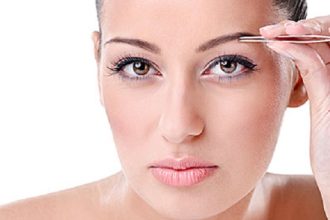 Κοκκίνησε το δέρμα σου μετά από το βγάλσιμο φρυδιών; Να τι πρέπει να κάνεις!