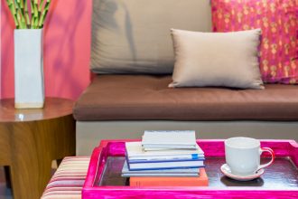 Μένεις σε μικρό σπίτι; Κορυφαίοι διακοσμητές σου δείχνουν πώς θα φαίνεται μεγαλύτερο