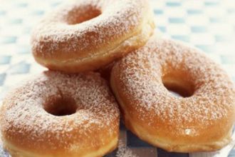 Συνταγή για τα πιο εύκολα «μαμαδίστικα» ντόνατς για παιδιά !