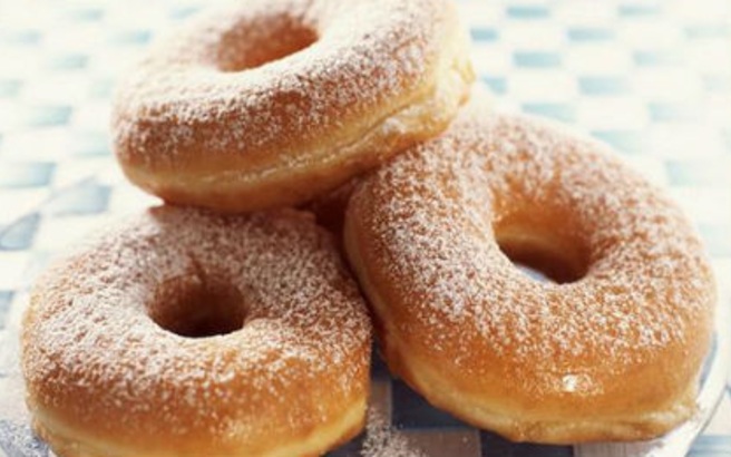 Συνταγή για τα πιο εύκολα «μαμαδίστικα» ντόνατς για παιδιά !