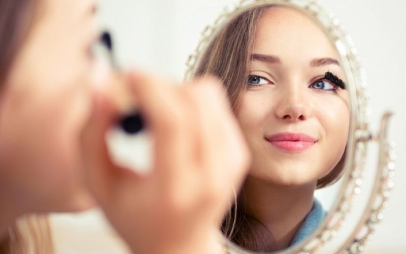 Απίστευτο: Εσύ γνωρίζεις τους κινδύνους από το ... μακιγιάζ;