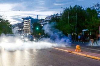 Αμπελόκηποι: Προφυλακιστέος ο Νίκος Ρωμανός μετά την απολογία του - Επεισόδια στην Ευελπίδων (ΒΙΝΤΕΟ)