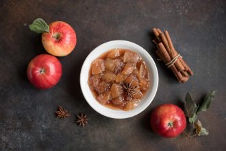 Ψητά μήλα με άρωμα κανέλας