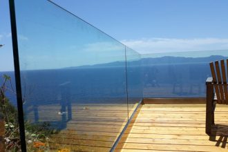 Γυάλινα κάγκελα για εσωτερικό και εξωτερικό χώρο – Άψογη αισθητική & design