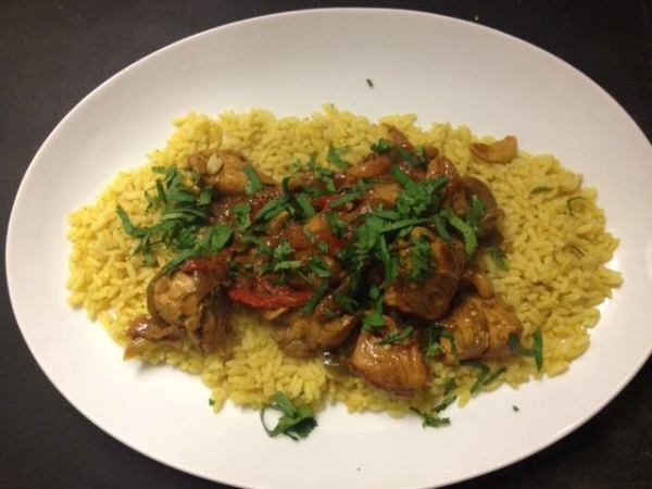 Σούσουρο: Μας...ταξιδεύει στην Ινδία με πικάντικο κοτόπουλο