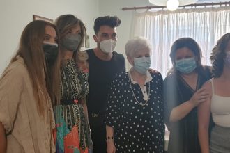 Ιδιαίτερα συγκινητική στιγμή για τη "Φλόγα", η προσφορά του Γιώργου Ασημακόπουλου