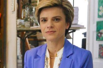 Παρούσα και ενεργή σε αυτή την προσπάθεια επανεκκίνησης της χώρας μας