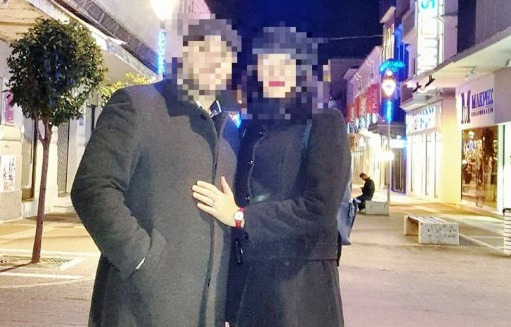 Προπηλάκισαν τον αστυνομικό της Βουλής κατά τη μεταφορά του στον Εισαγγελέα Τρίπολης - Ατάραχος και χαμογελαστός οδηγήθηκε στα δικαστήρια (ΒΙΝΤΕΟ)