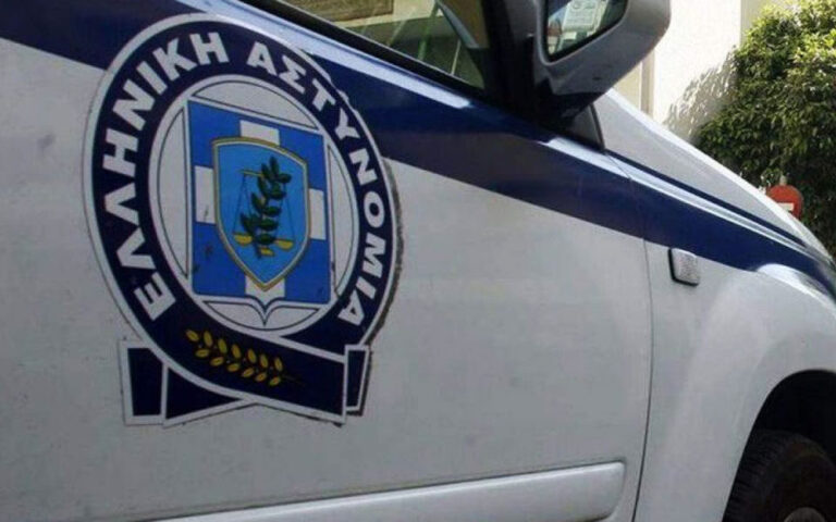 Πάτρα: Μωρό κλειδώθηκε σε αυτοκίνητο - Κινητοποίηση από την Αστυνομία
