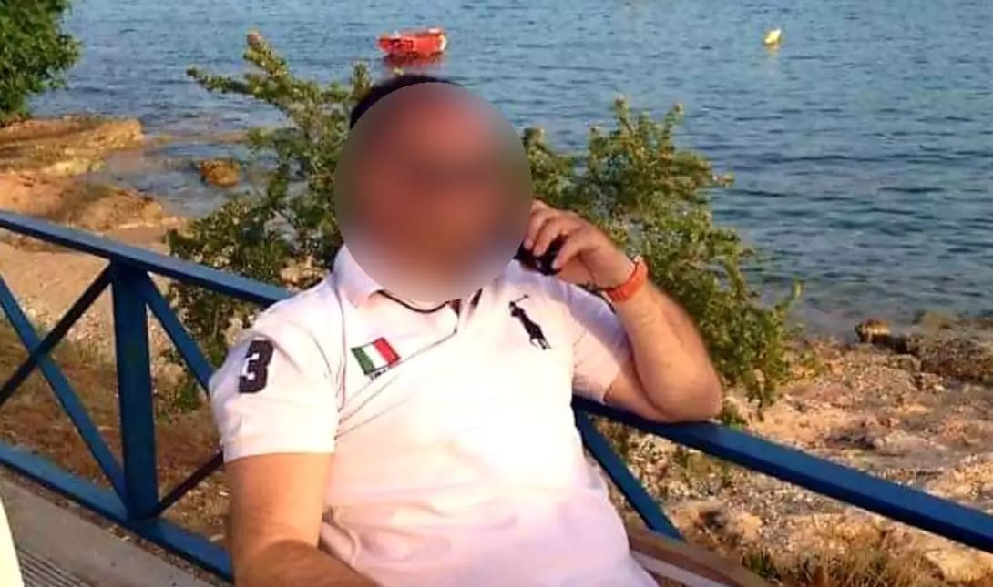 Νέα καταγγελία για τον αστυνομικό της Βουλής: «Με νάρκωναν και με βίαζαν ομαδικά», λέει ένας 44χρονος